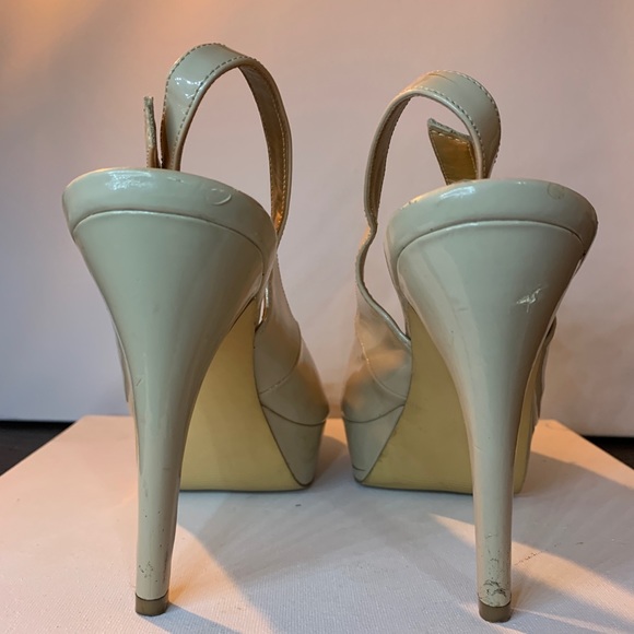Guess Heels in a size 9 Tan - Picture 3 of 7